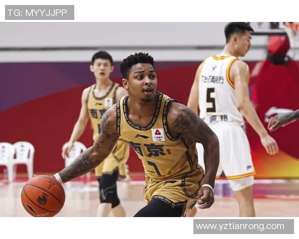 昆汀-皮特森获得CBA最佳新秀奖,年轻力量引领篮球新时代 昆汀-皮特森获得CBA最佳新秀奖,年轻力量引领篮球新时代