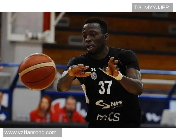 步行者队签下外援，提升内线实力